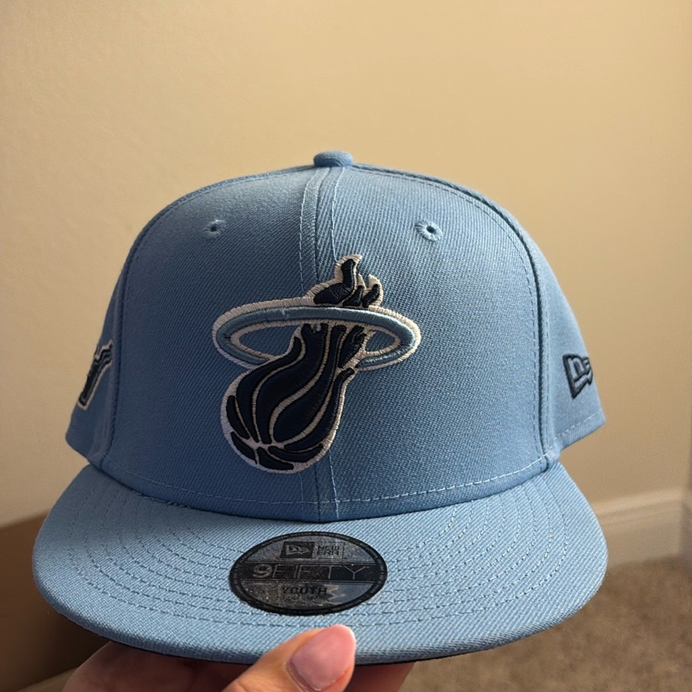 Brand new youth Miami hat light blue